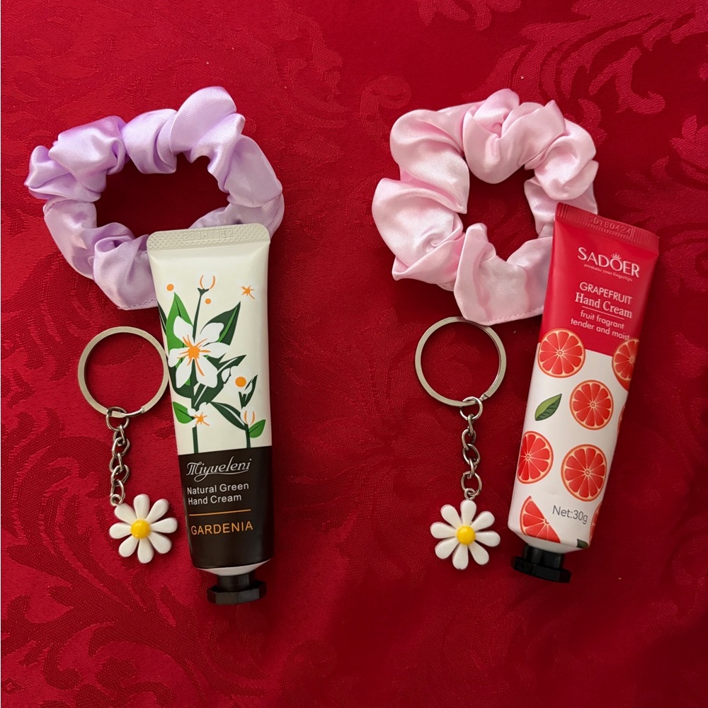 Floral Hand Cream and Scrunchie Gift Set